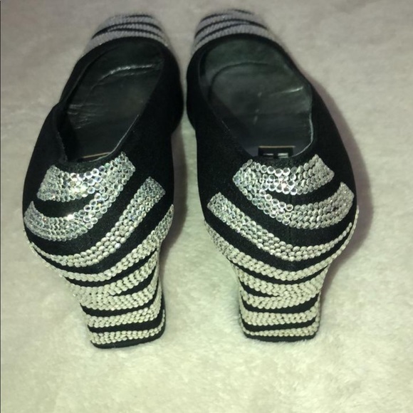 Stuart Weitzman pumps - Picture 4 of 5